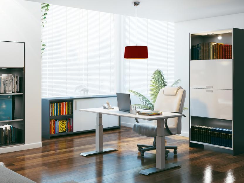 Büroraumimpression in weiß Büroraumimpression mit weißen Möbeln und Einbauschränken und Sideboard